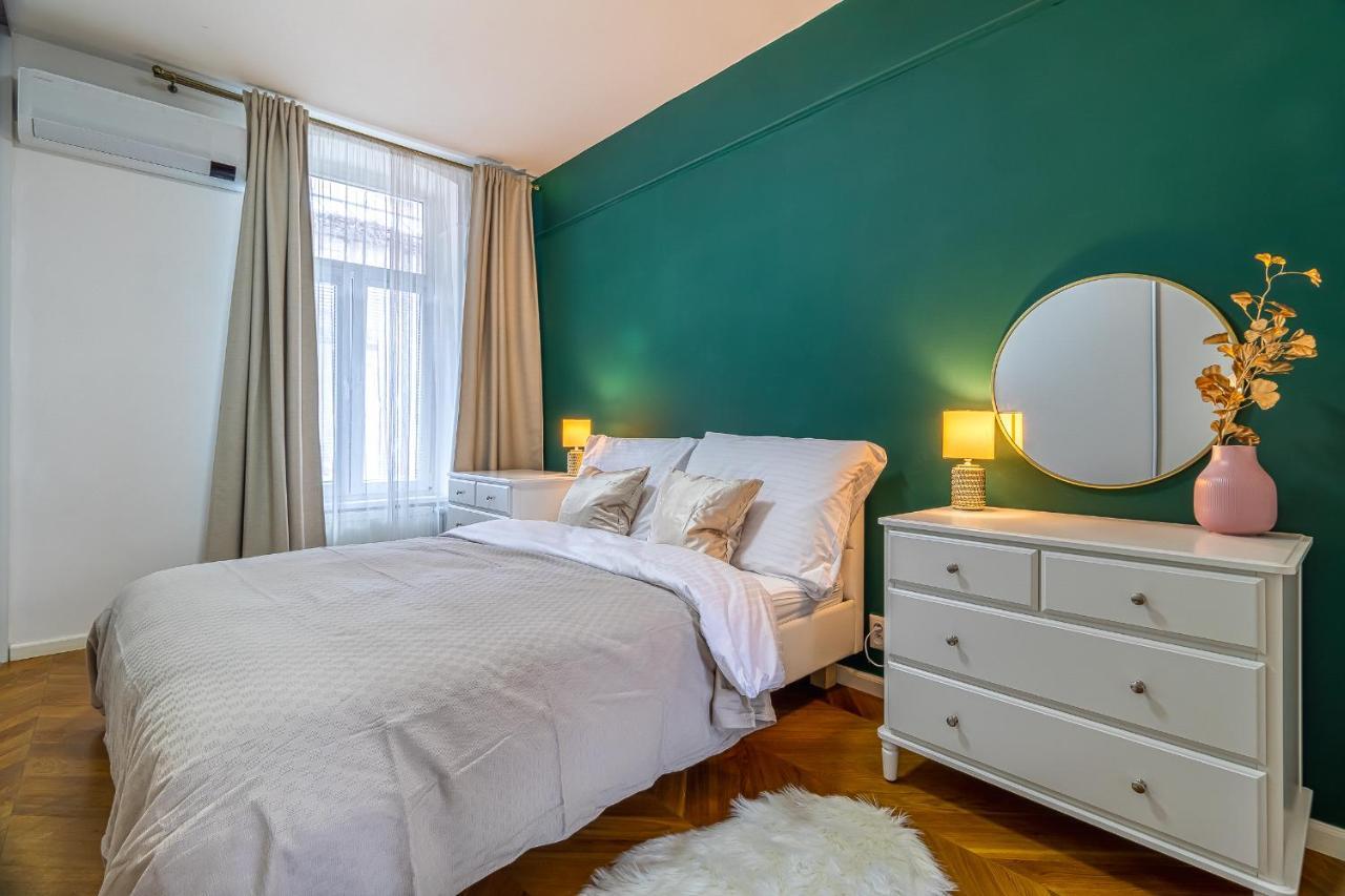 Trendy Apartment In Central Bratislava Extérieur photo