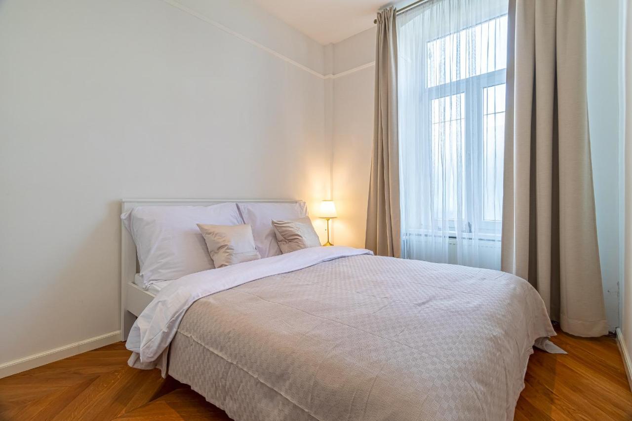 Trendy Apartment In Central Bratislava Extérieur photo