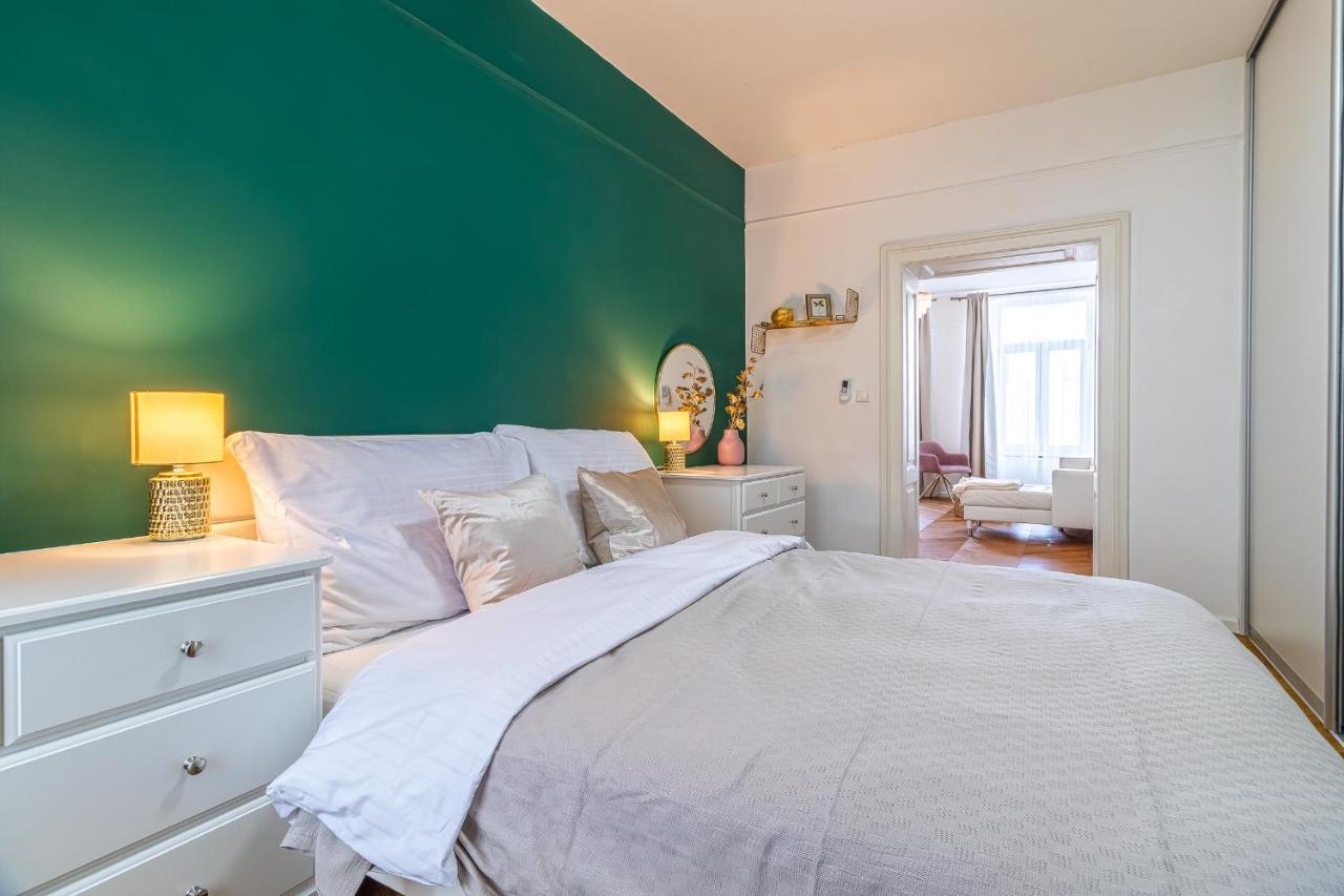 Trendy Apartment In Central Bratislava Extérieur photo