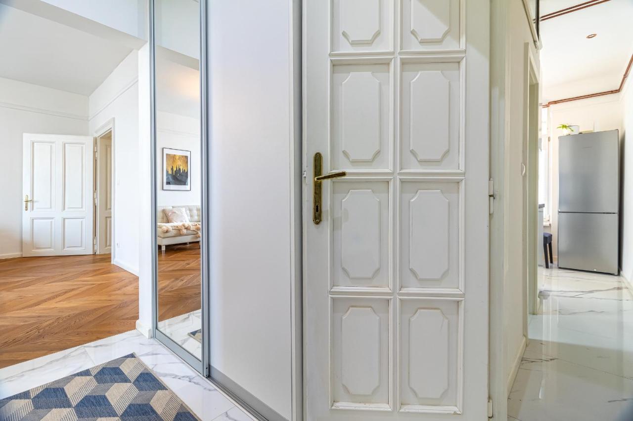 Trendy Apartment In Central Bratislava Extérieur photo